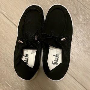 Brand new SHEIN shoes. Very comfy and cute.